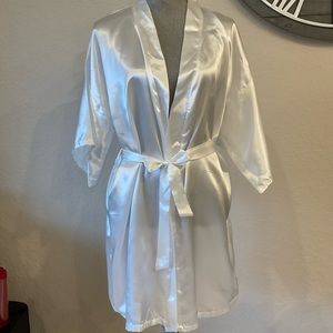 Bride robe .